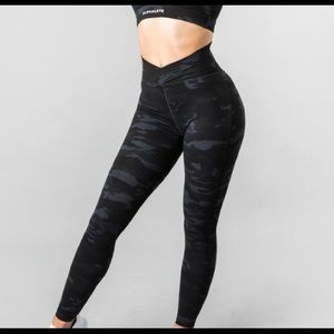 Alphalete Surface Path Legging - Black Camo - Sz M